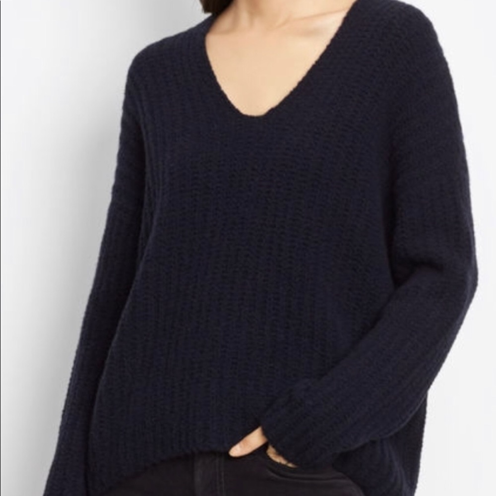 VINCE sweater super soft never worn